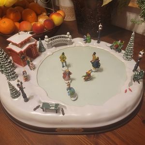 Holiday skaters